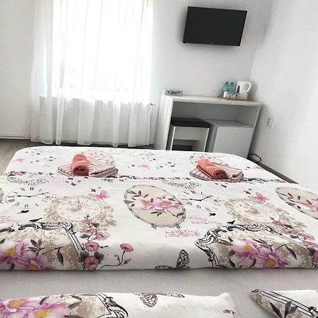 קאמפולונג מולדובנסק Apartament Linistit / Cozy Apartment מראה חיצוני תמונה
