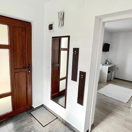 קאמפולונג מולדובנסק Apartament Linistit / Cozy Apartment מראה חיצוני תמונה