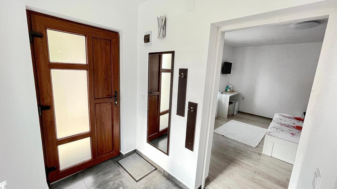 קאמפולונג מולדובנסק Apartament Linistit / Cozy Apartment מראה חיצוני תמונה